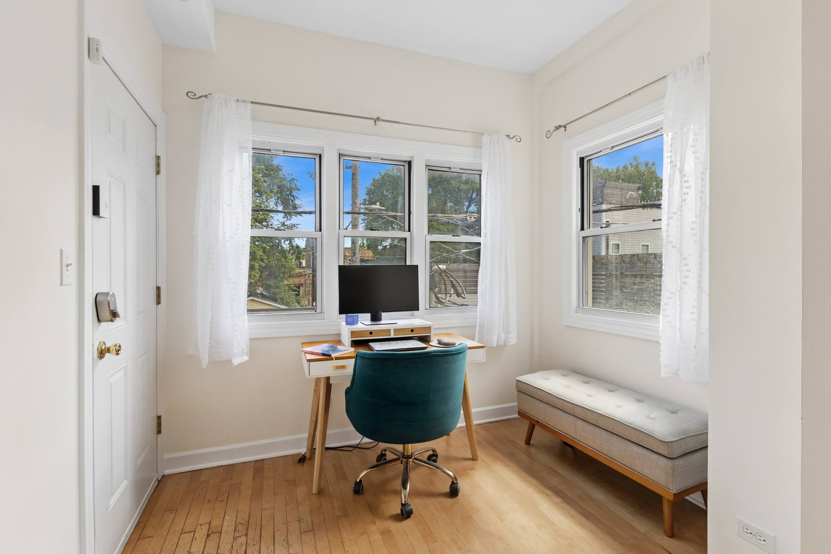 3649 N WOLCOTT Avenue Unit: 2