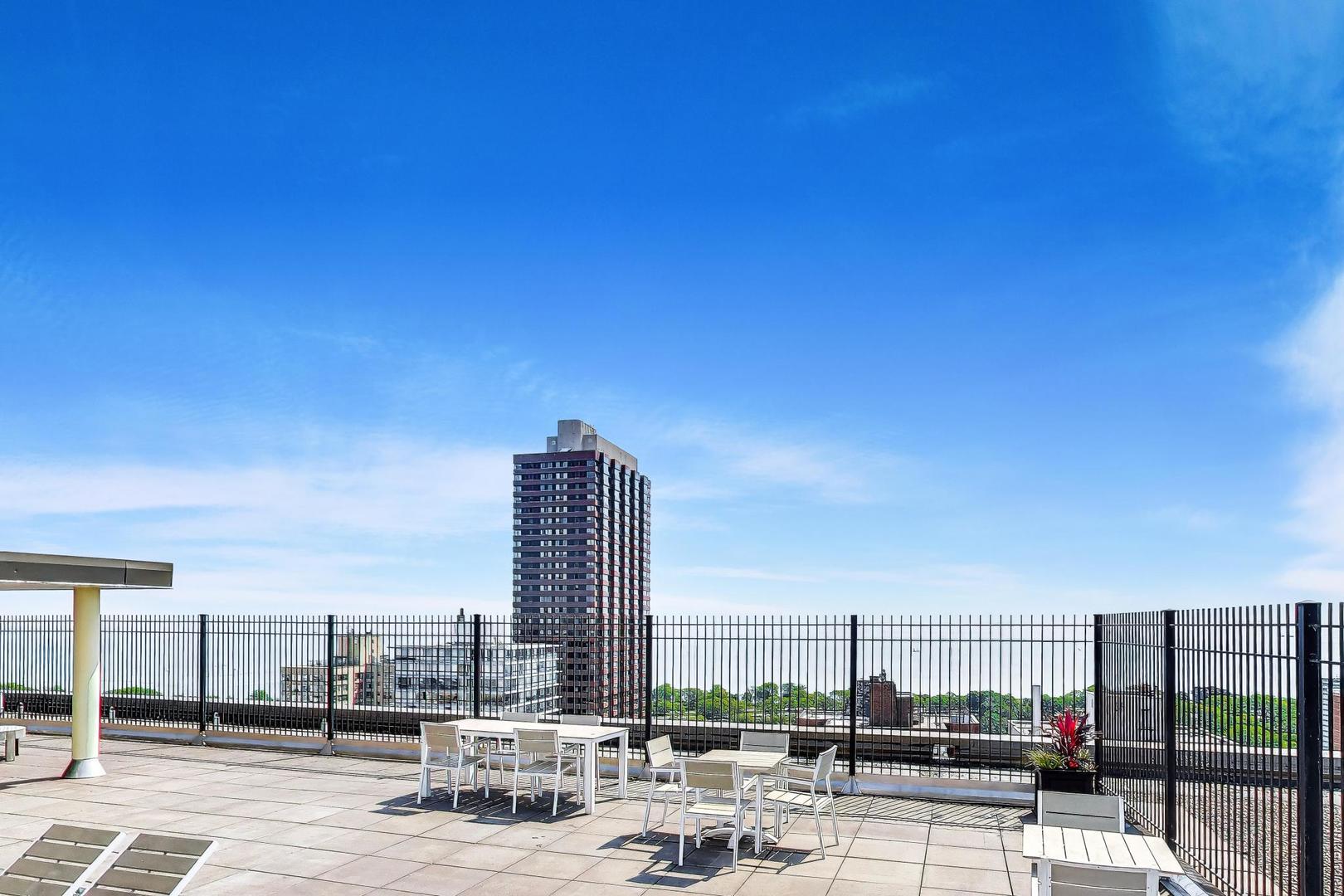 2930 N Sheridan Road Unit: 1205