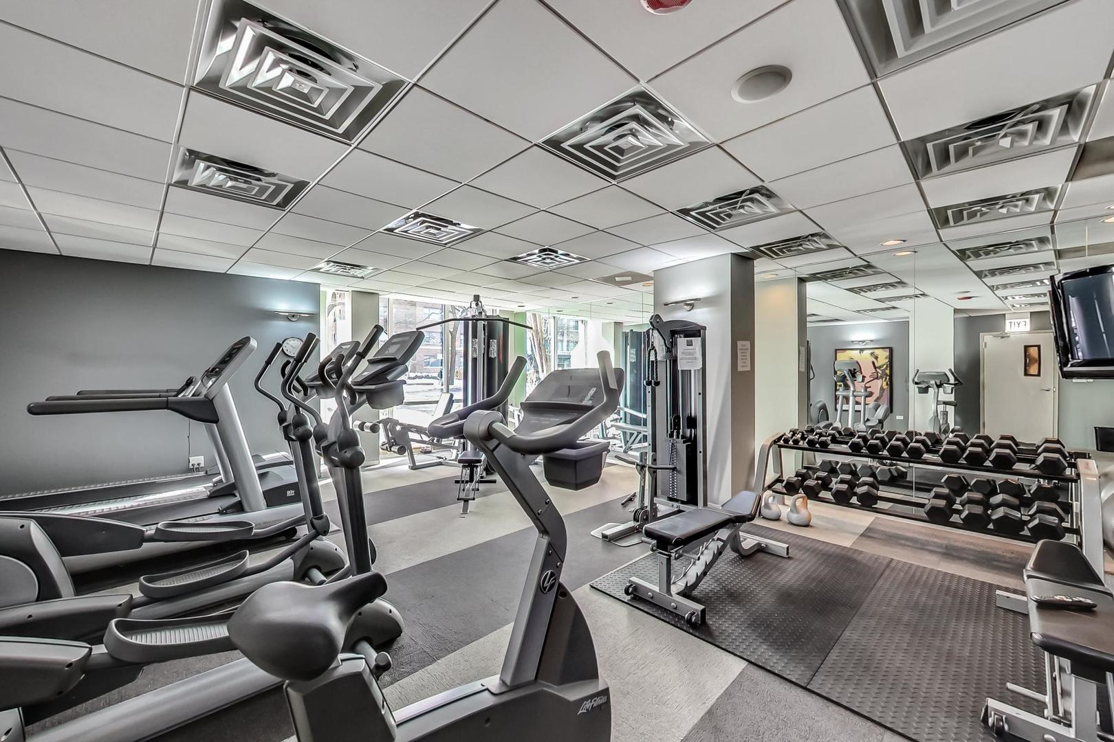 2930 N Sheridan Road Unit: 1205