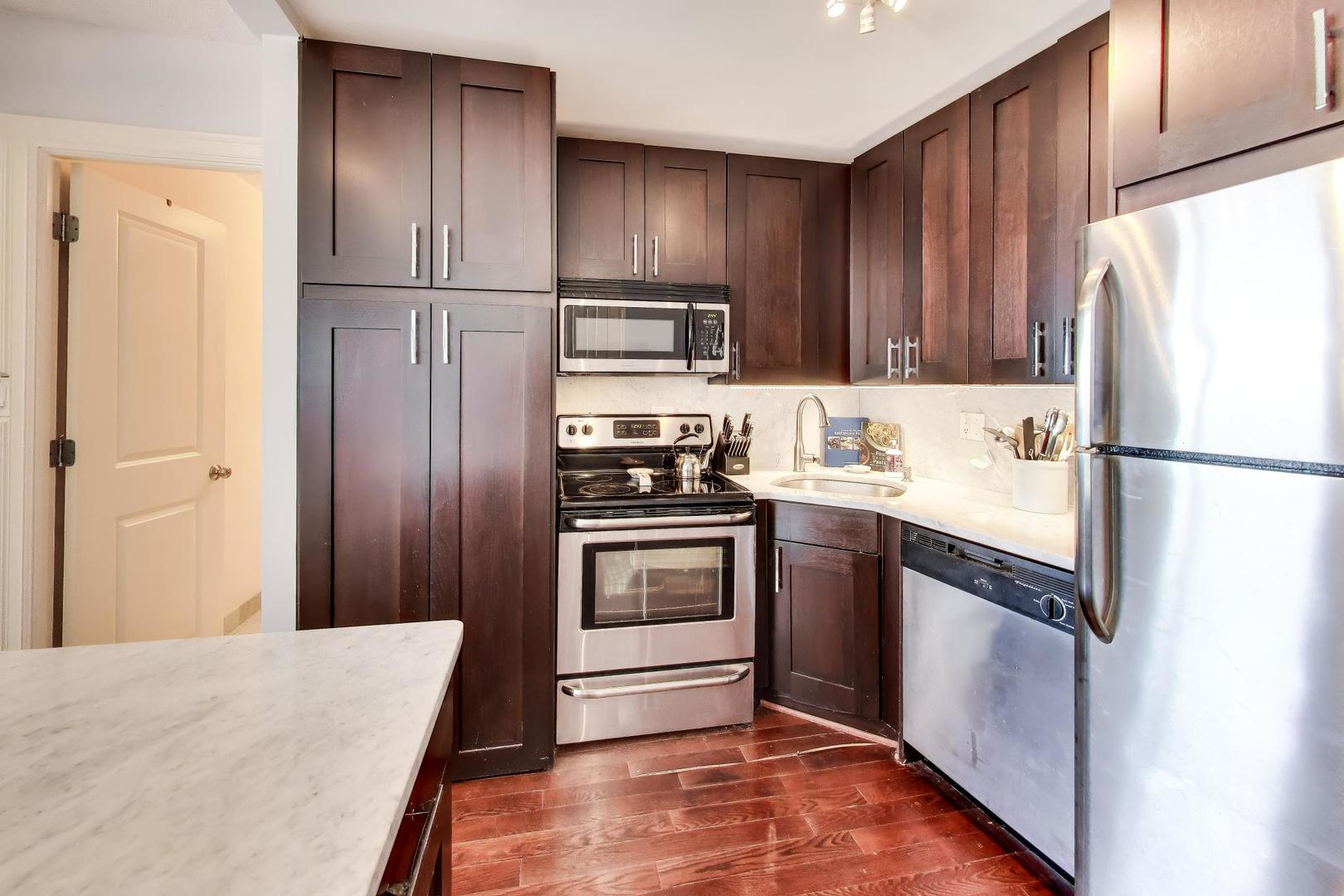 2930 N Sheridan Road Unit: 1205