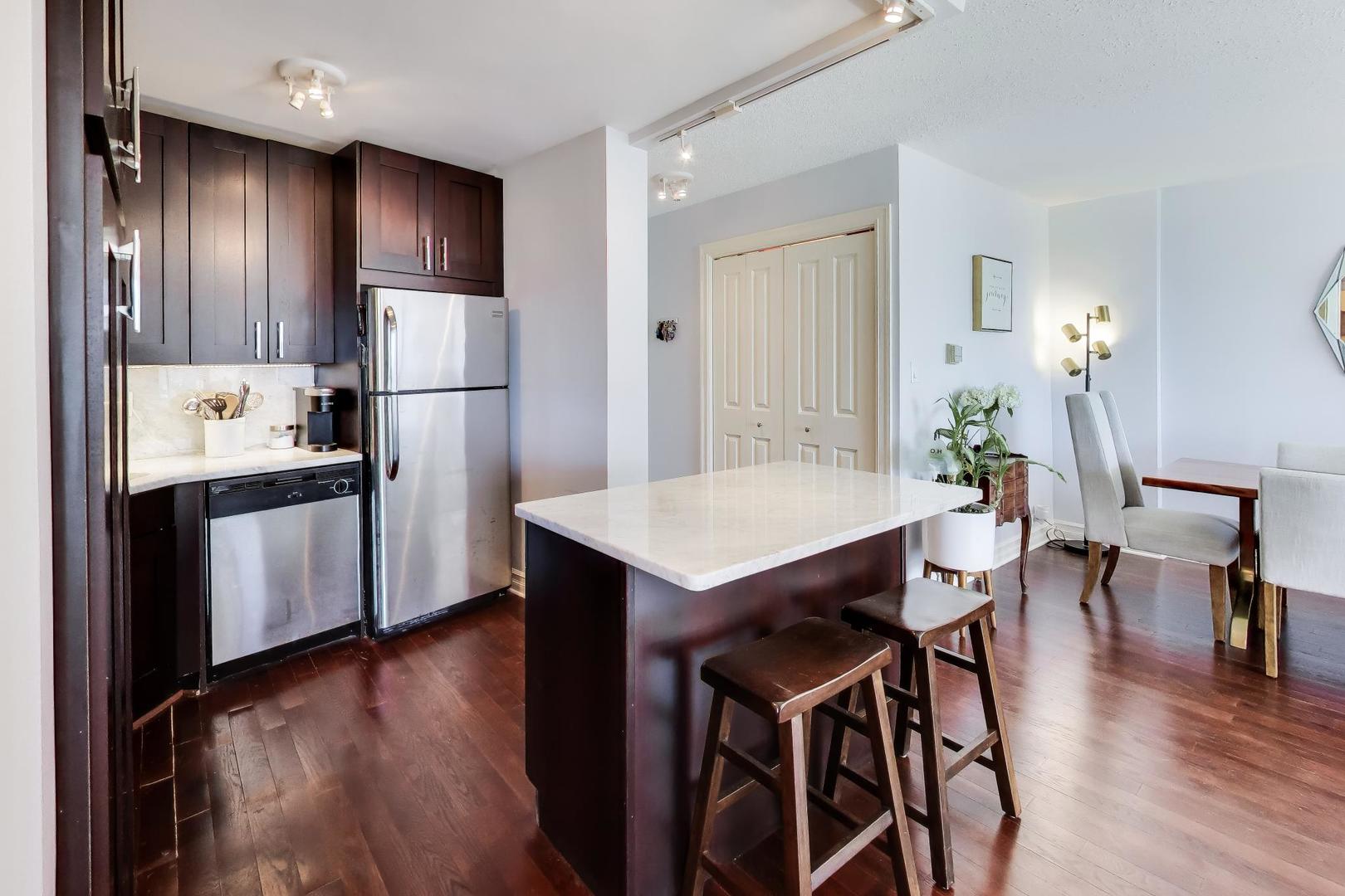 2930 N Sheridan Road Unit: 1205