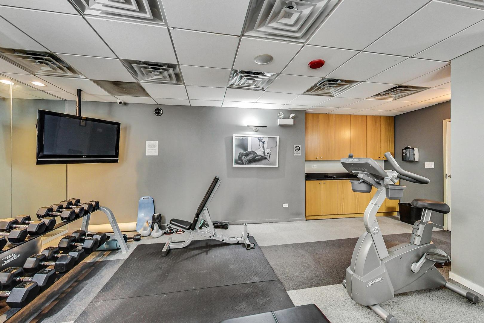 2930 N Sheridan Road Unit: 1205