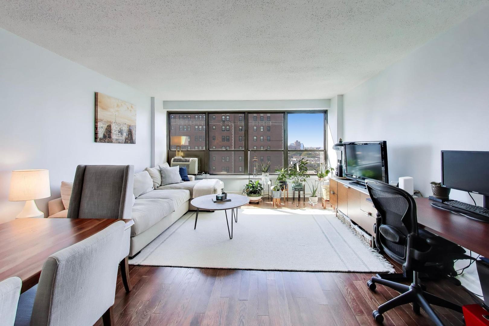 2930 N Sheridan Road Unit: 1205