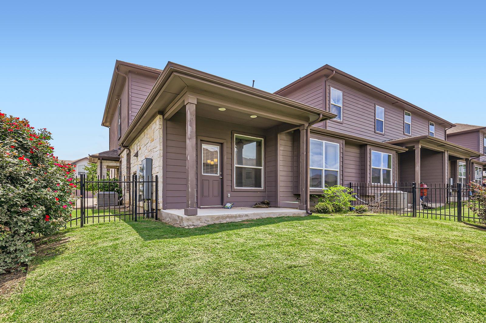 406 Epiphany LN