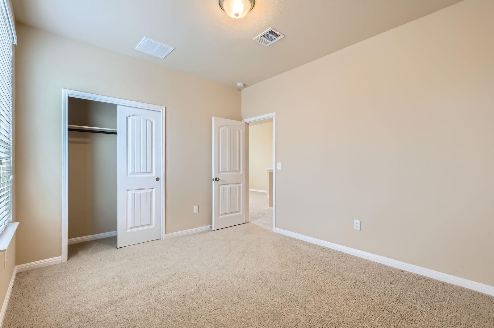 406 Epiphany LN