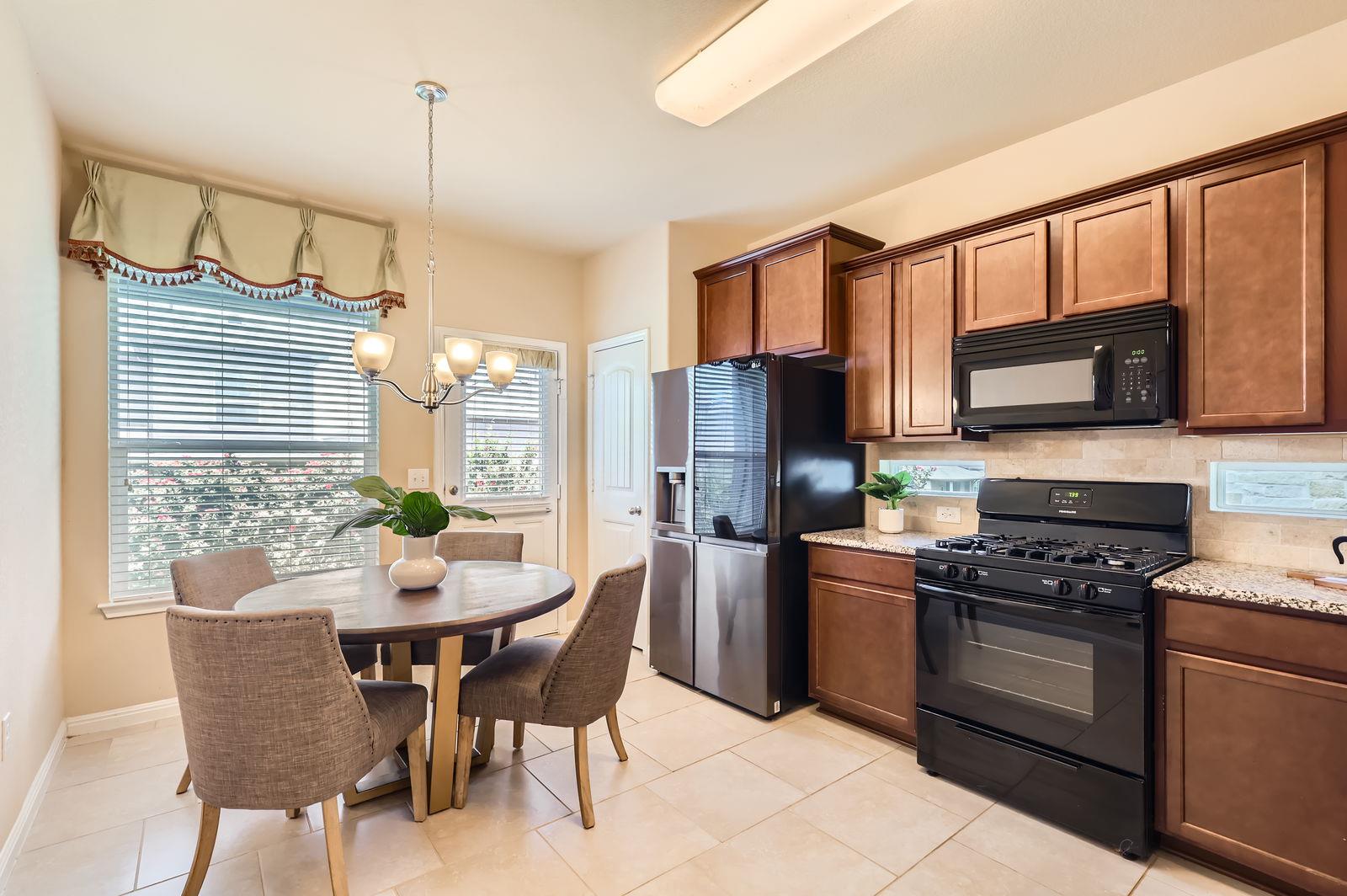 406 Epiphany LN