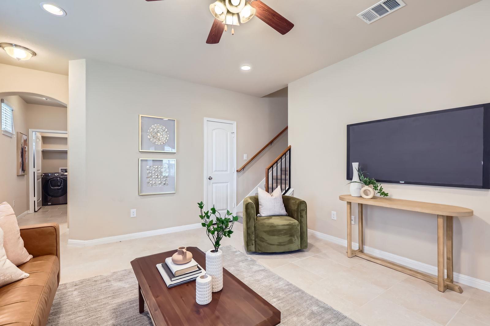 406 Epiphany LN