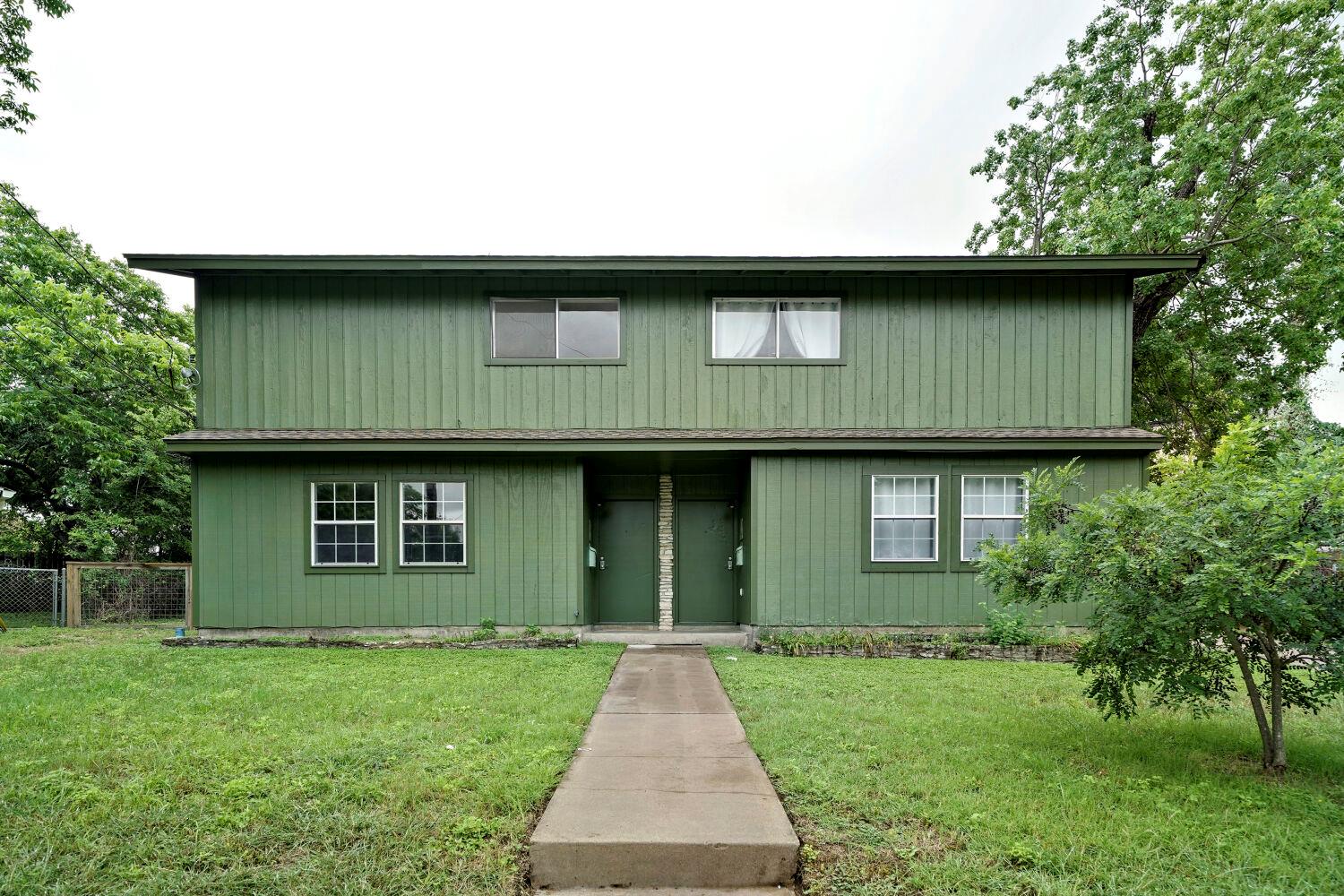 903 Aurora CIR # B
