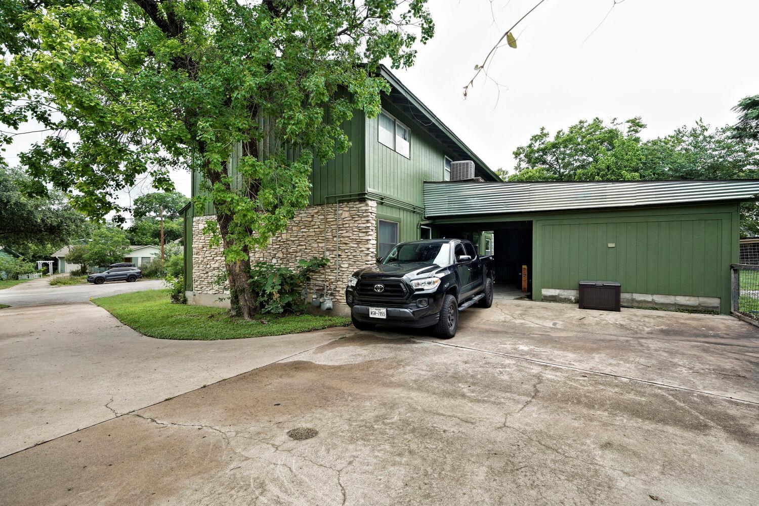 903 Aurora CIR # B