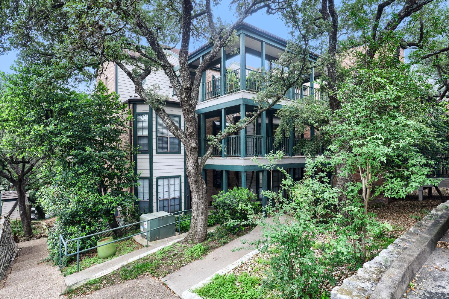 1741 Spyglass DR # 223 Unit: 1-223