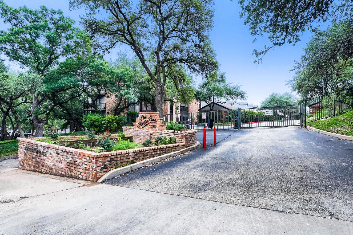 1741 Spyglass DR # 223 Unit: 1-223