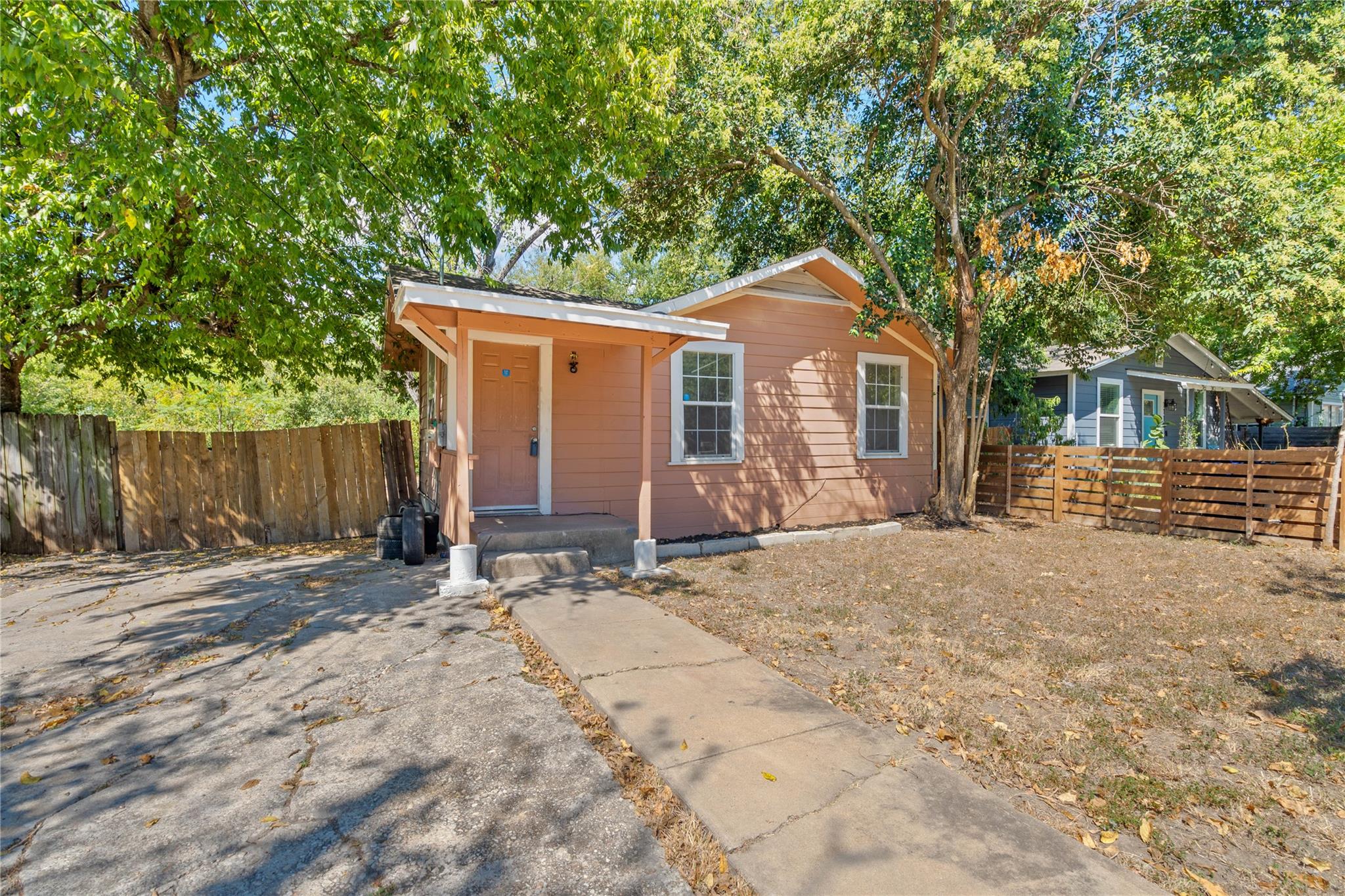1114 Eleanor ST