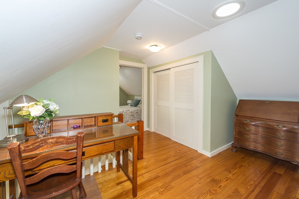 16 Beverly Rd