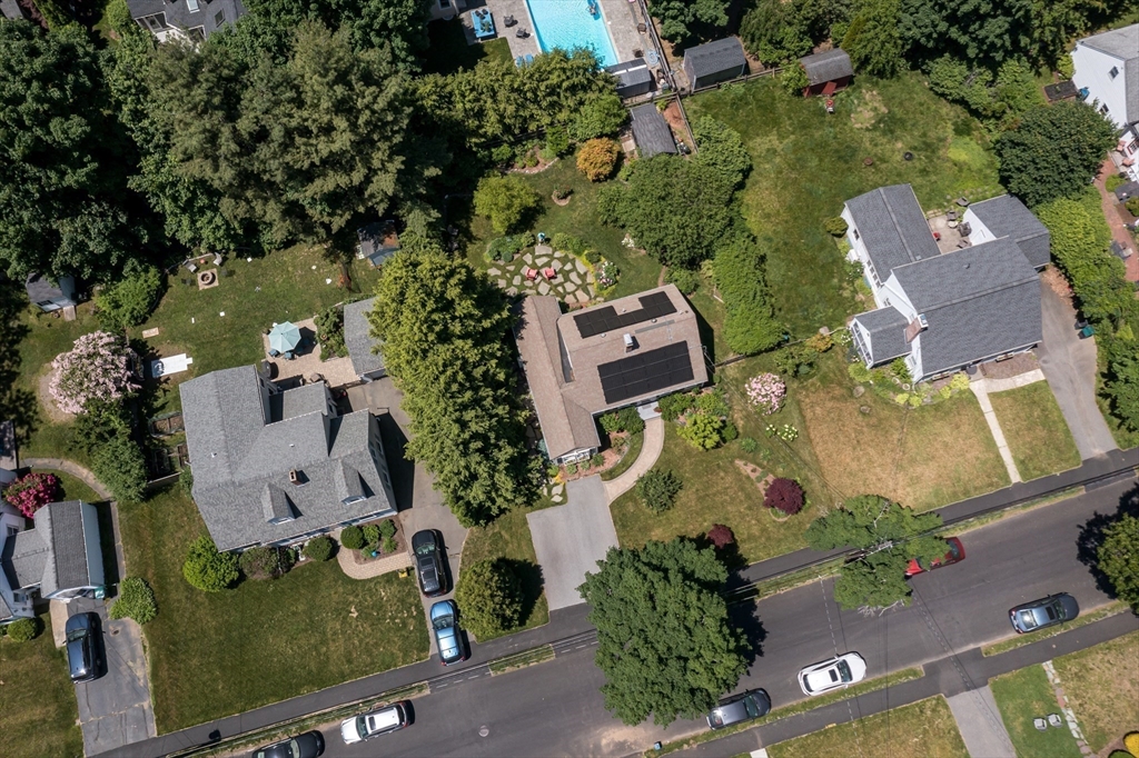 16 Beverly Rd