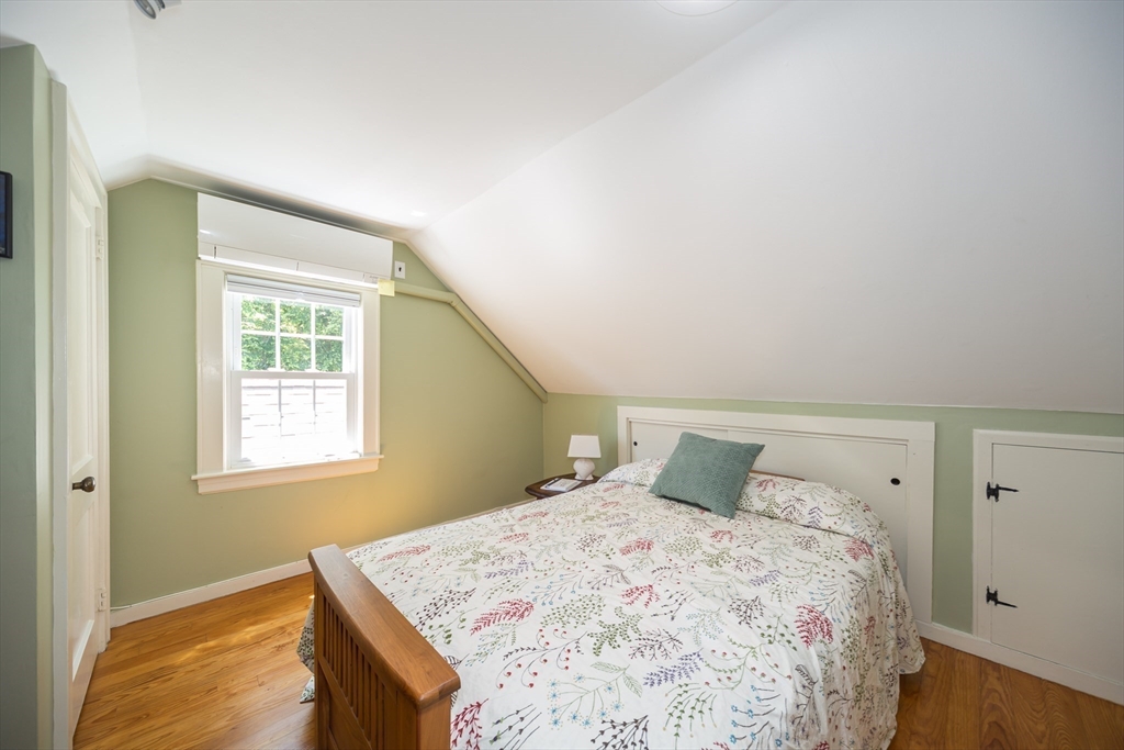 16 Beverly Rd