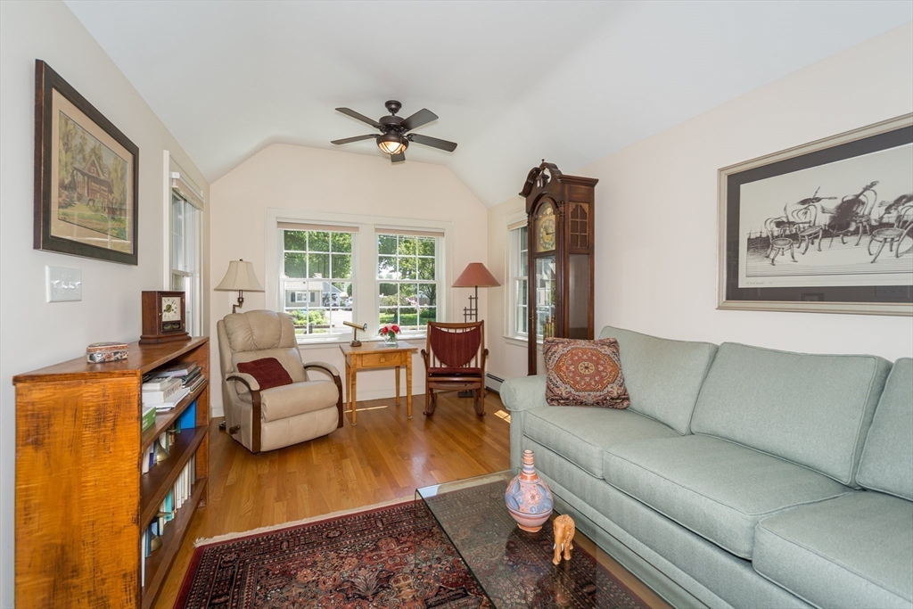 16 Beverly Rd
