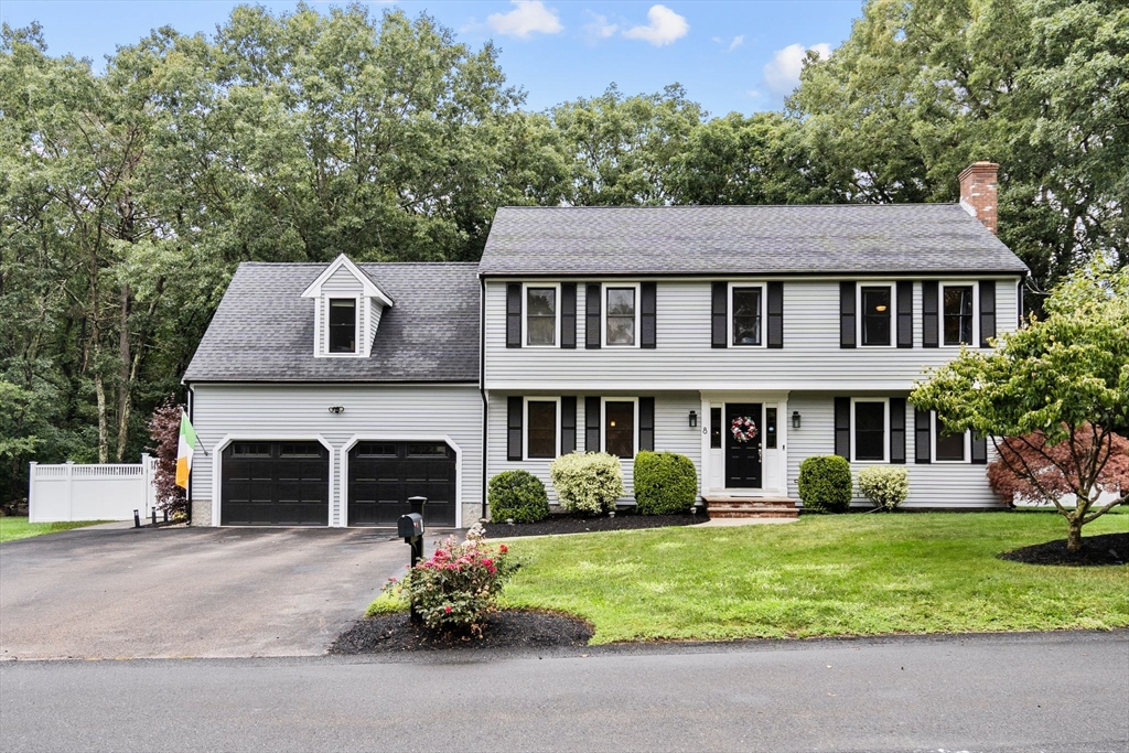 8 Beaverbrook Ln