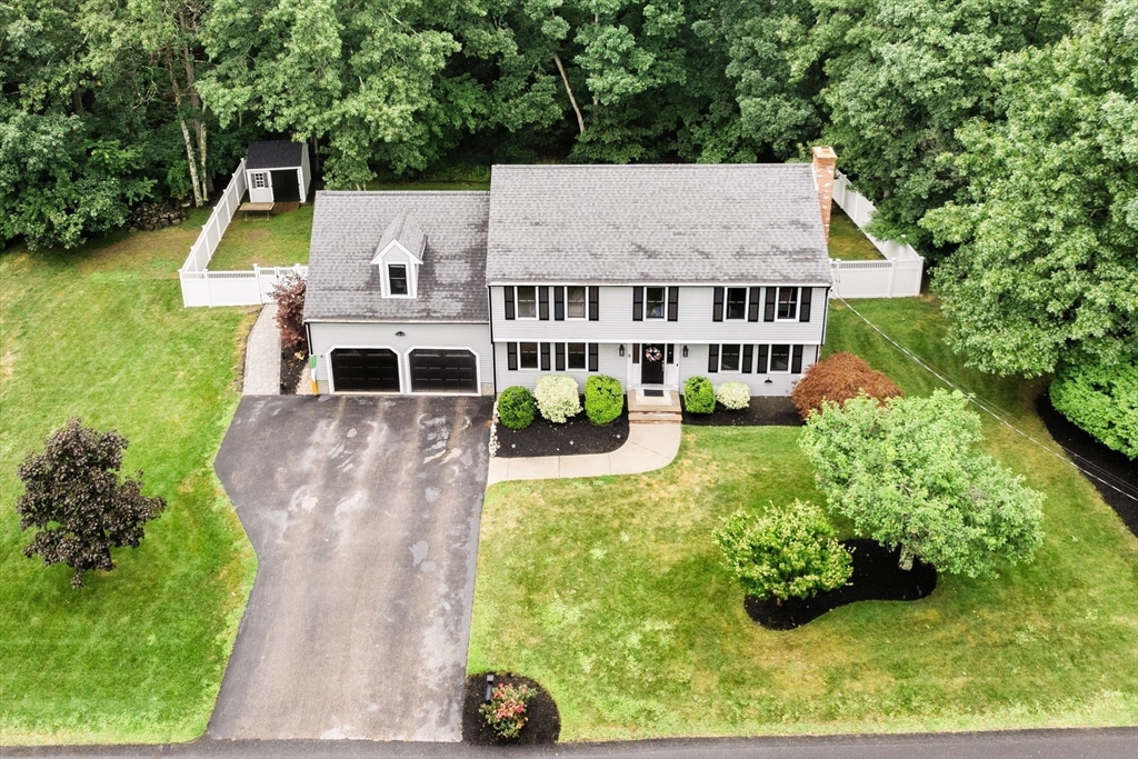 8 Beaverbrook Ln