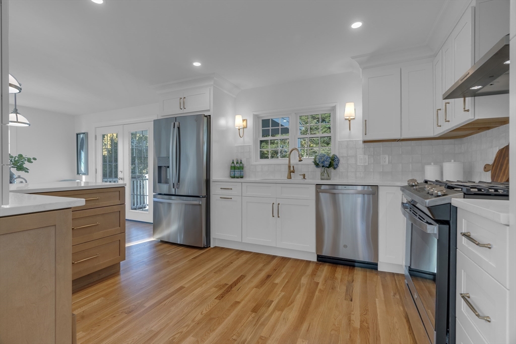 67 Cushing Rd