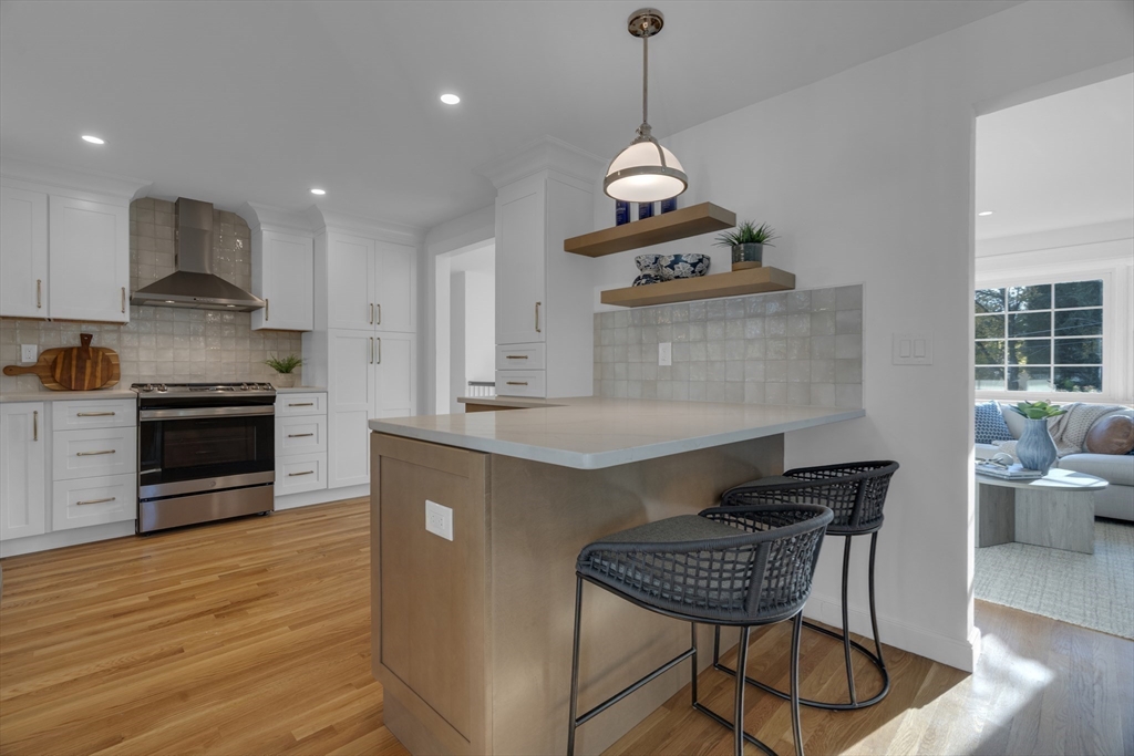 67 Cushing Rd
