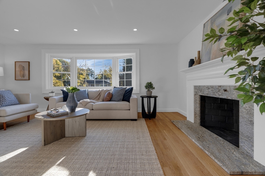 67 Cushing Rd