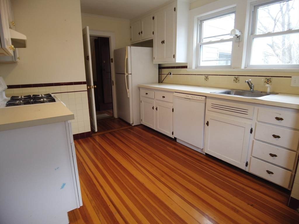 32 Waverley St. # 2