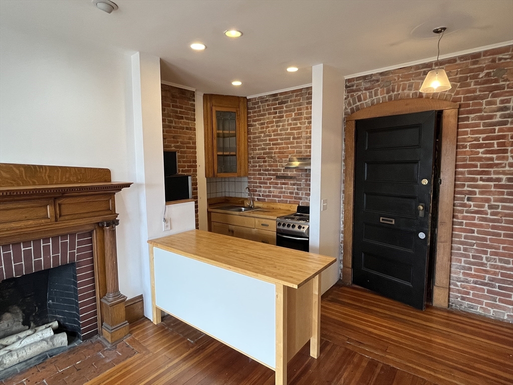 1137 Massachusetts Ave. # 43