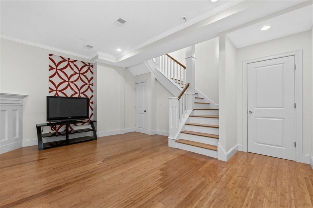 18 Wilson Ave # 18