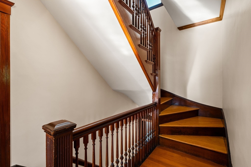 12 Burnham St