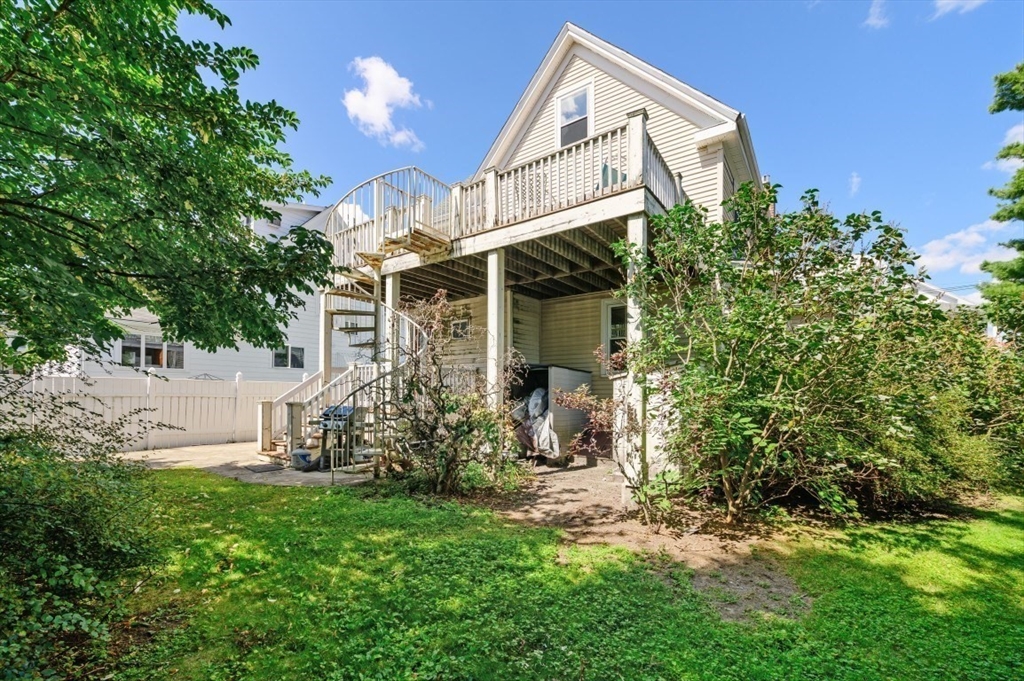 88 Bartlett Ave