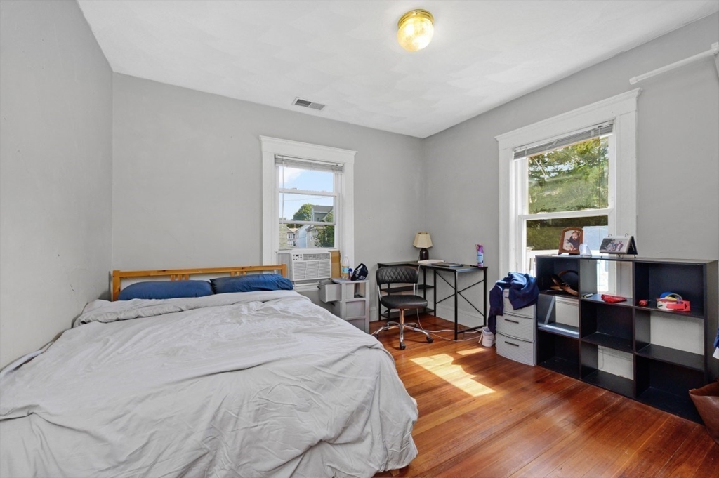 88 Bartlett Ave