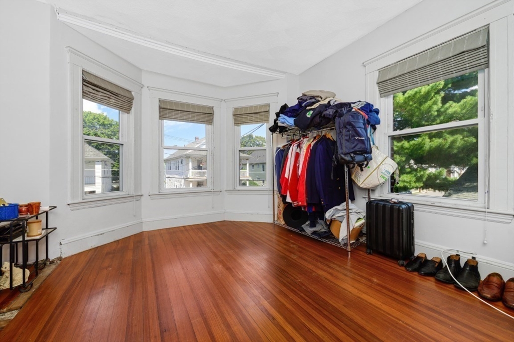 88 Bartlett Ave