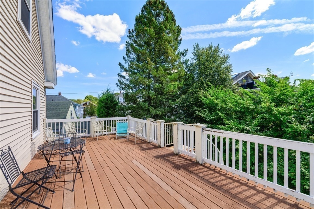 88 Bartlett Ave