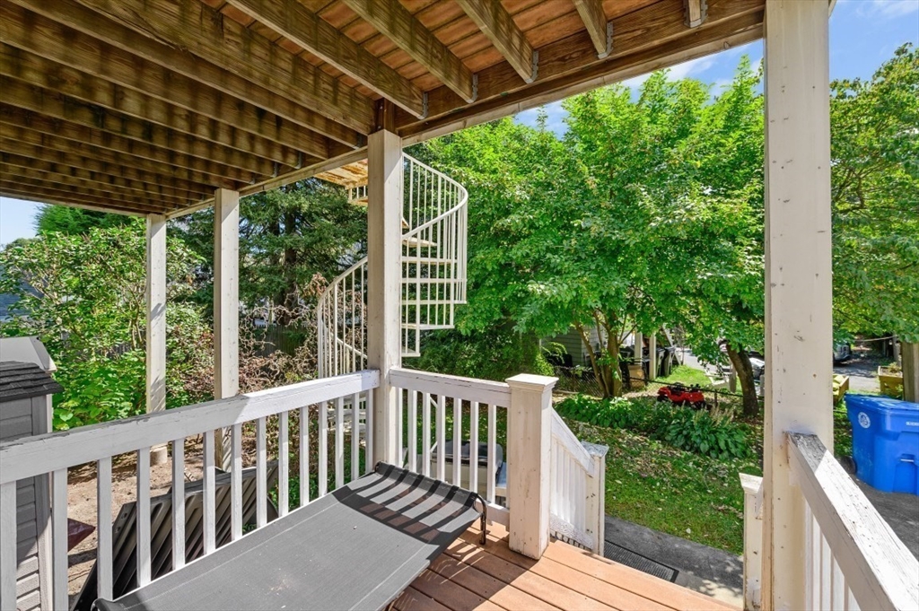 88 Bartlett Ave
