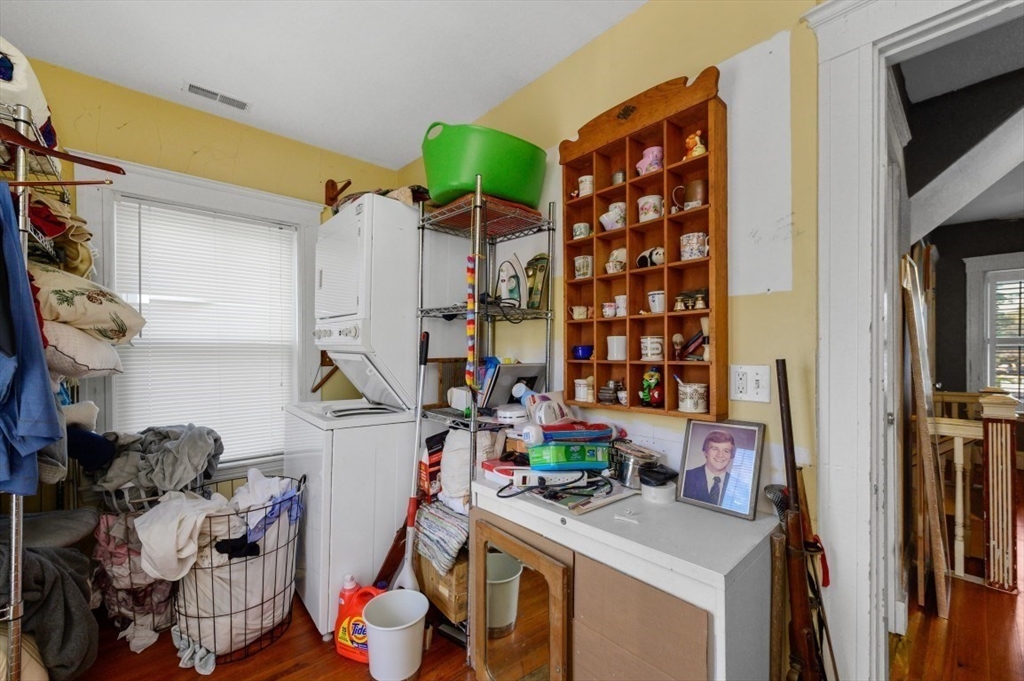 88 Bartlett Ave