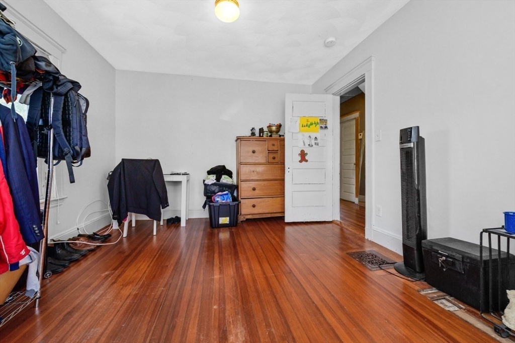 88 Bartlett Ave