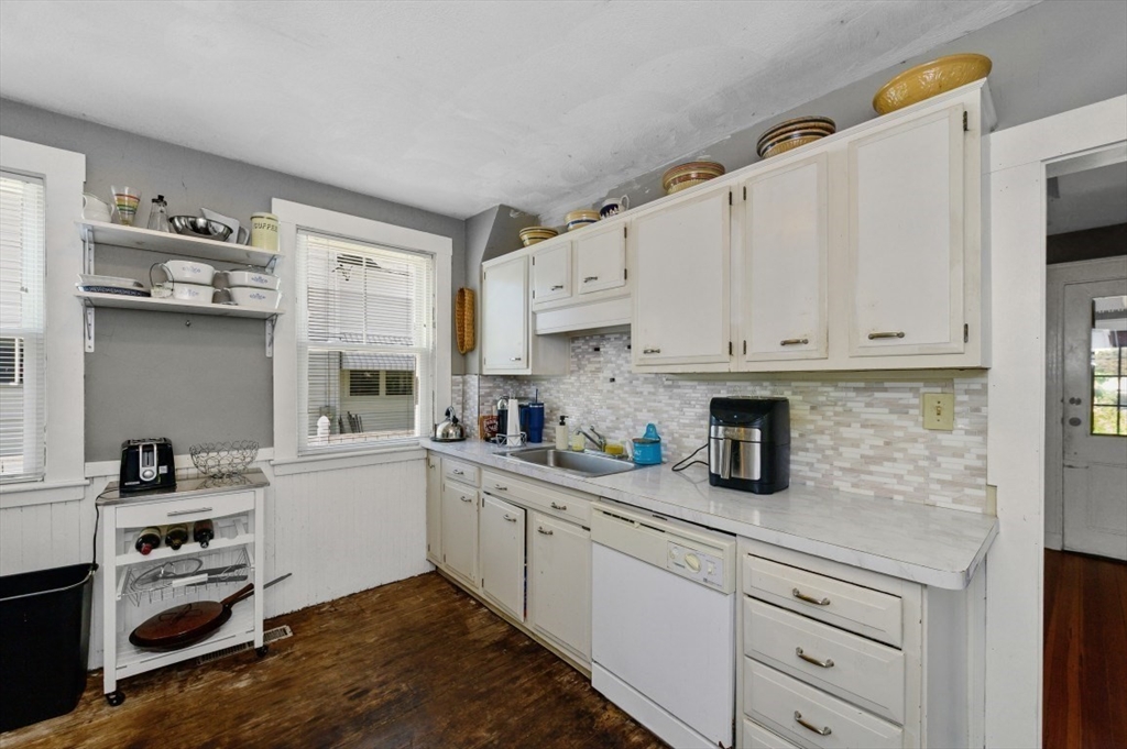 88 Bartlett Ave