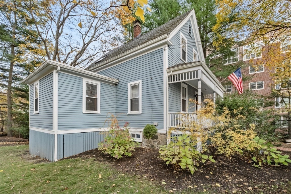 51 Lowell Street