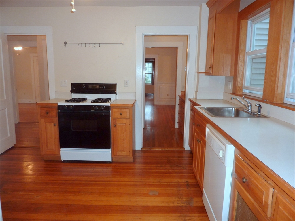 121-123 Hammond St. # 123