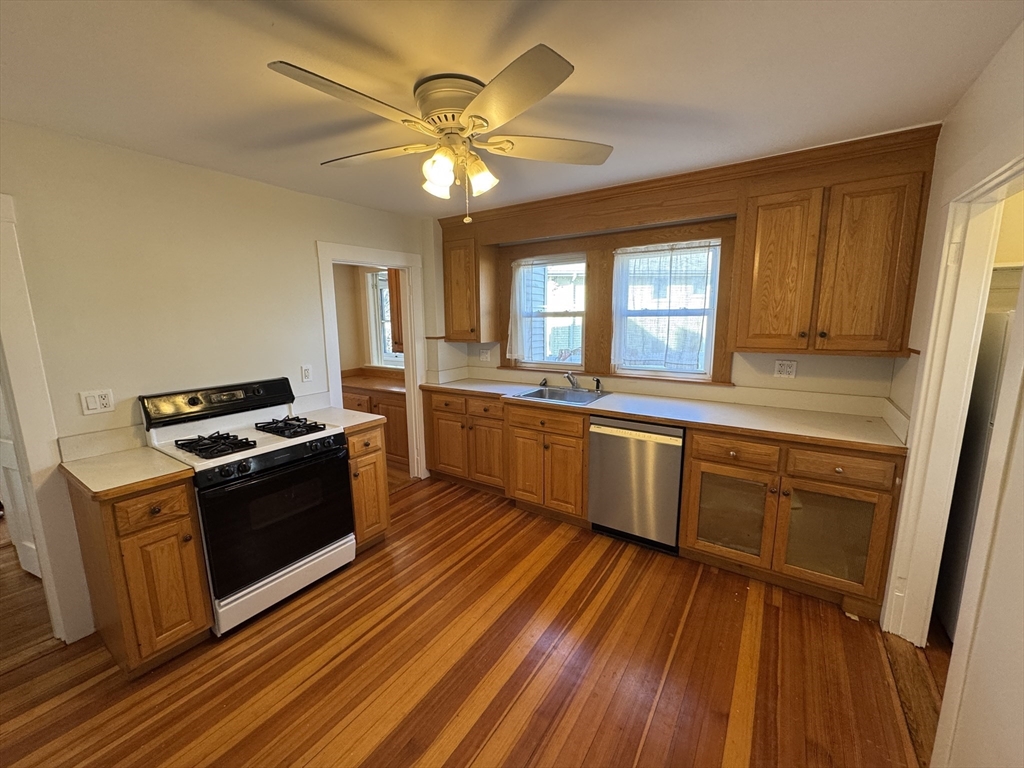 121-123 Hammond St. # 123