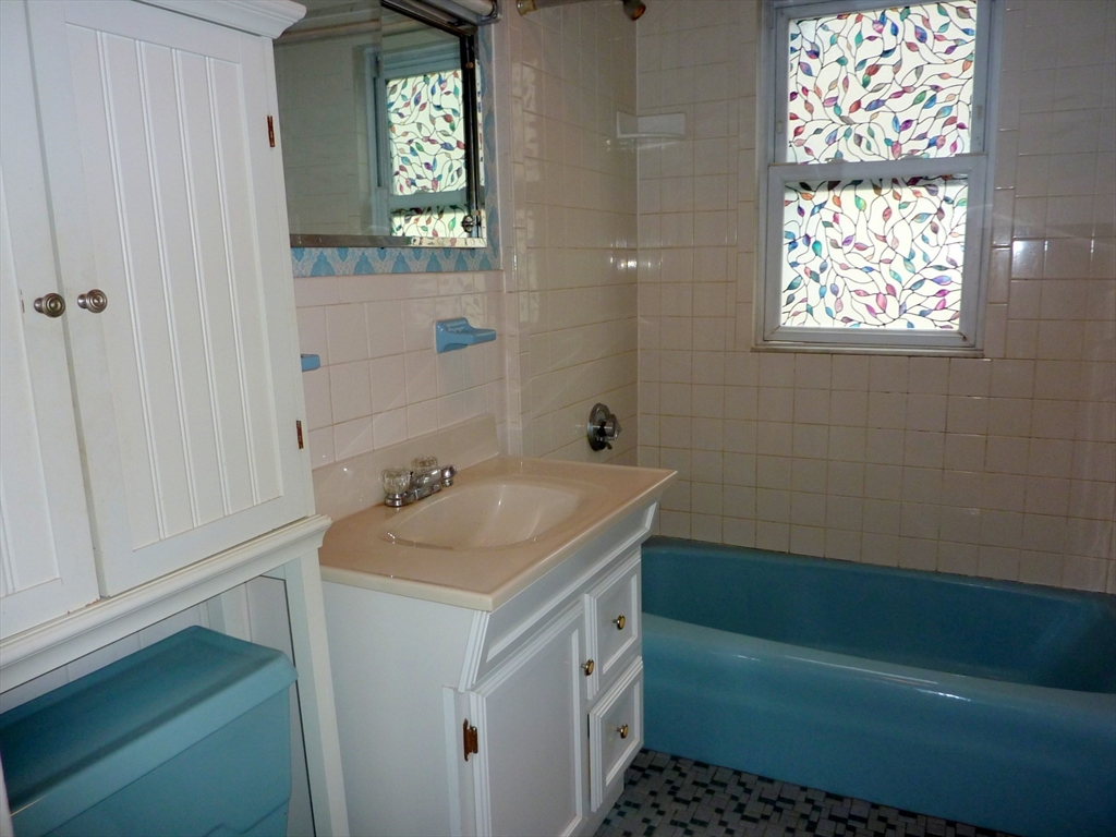 121-123 Hammond St. # 123