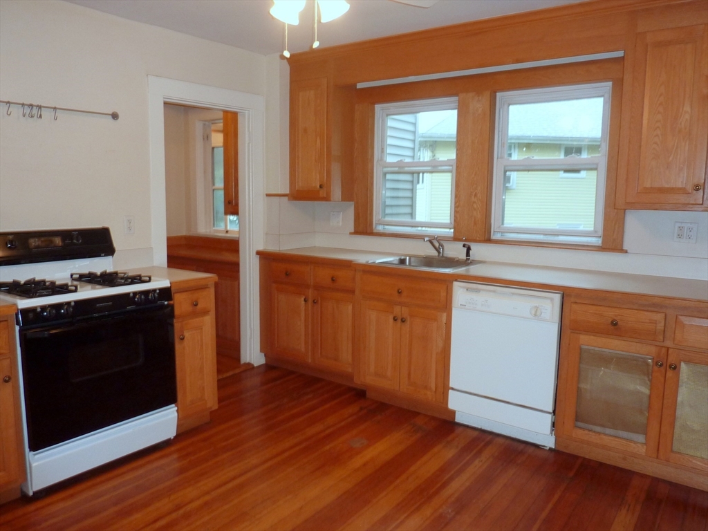 121-123 Hammond St. # 123