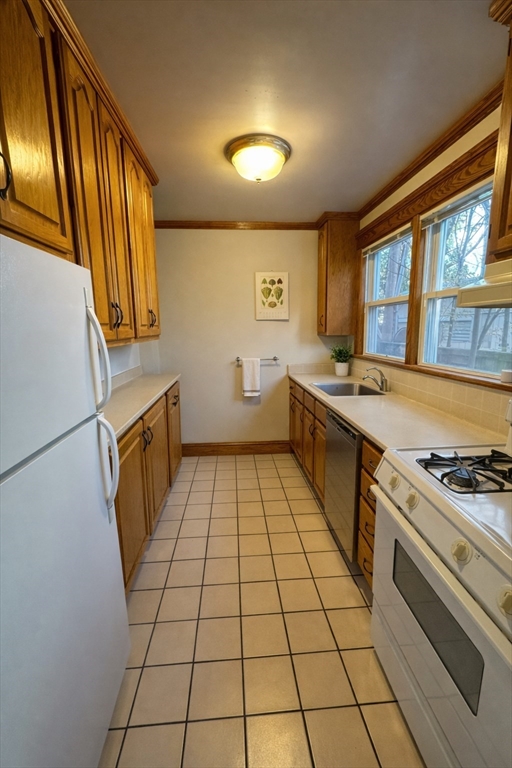 41 Hawthorn St. # 10