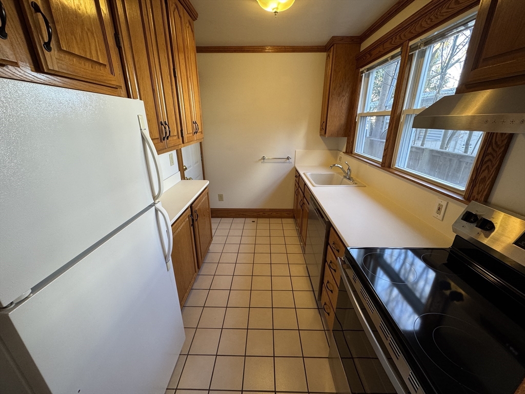 41 Hawthorn St. # 10