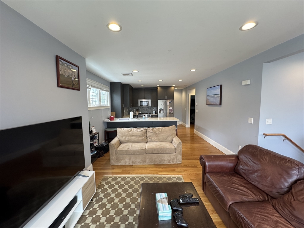 10-12 Chestnut St. # 12