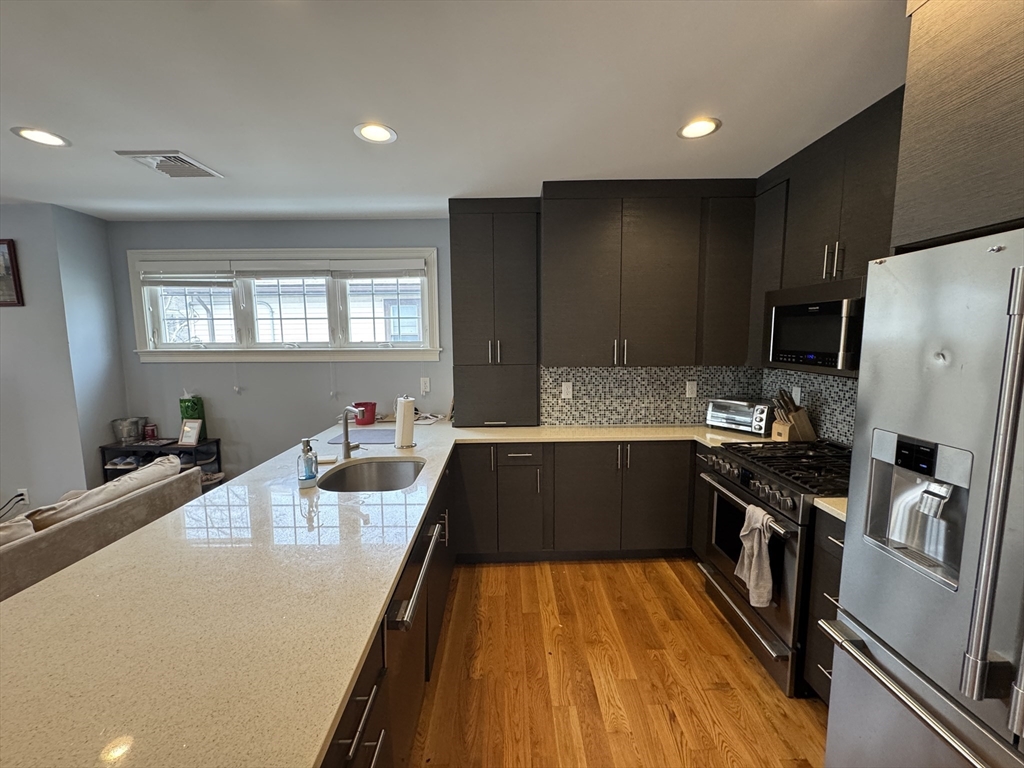 10-12 Chestnut St. # 12