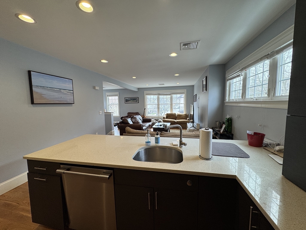 10-12 Chestnut St. # 12