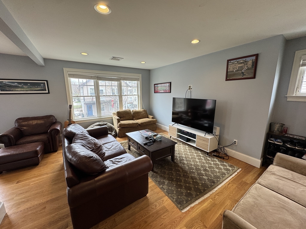 10-12 Chestnut St. # 12