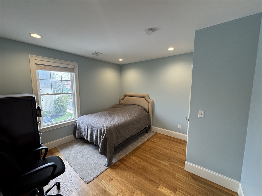 10-12 Chestnut St. # 12