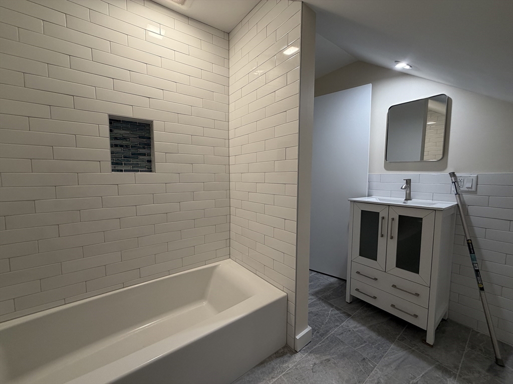 24-26 Benjamin Rd # 24